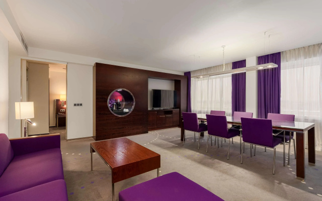 Radisson Blu  Olumpia