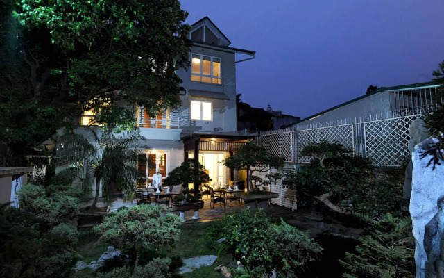 New Era Hotel & Villa