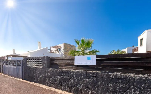 Camelot Holiday Homes by LIVVO