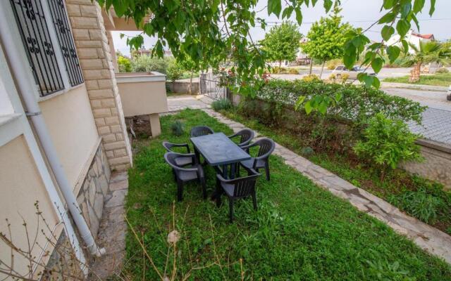 Sahile Yakın Havuzlu Villa 6+2 kişilik