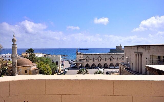 Center Penthouse