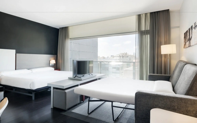 Отель ILUNION Atrium