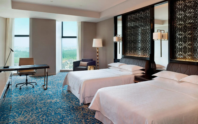 Sheraton Changchun Jingyuetan Hotel