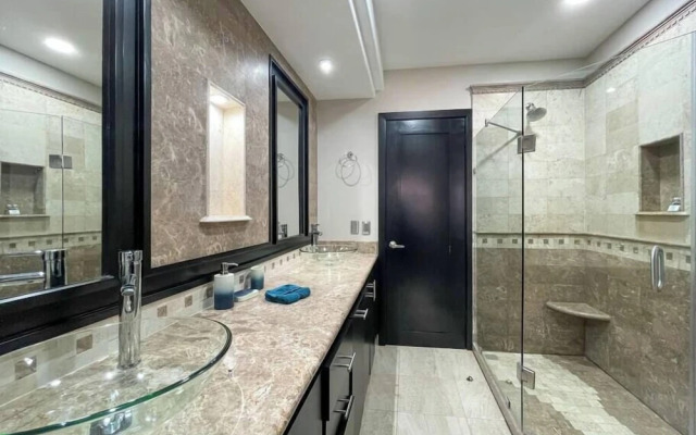 Quiet Cozy Getaway With Stunning Ocean View