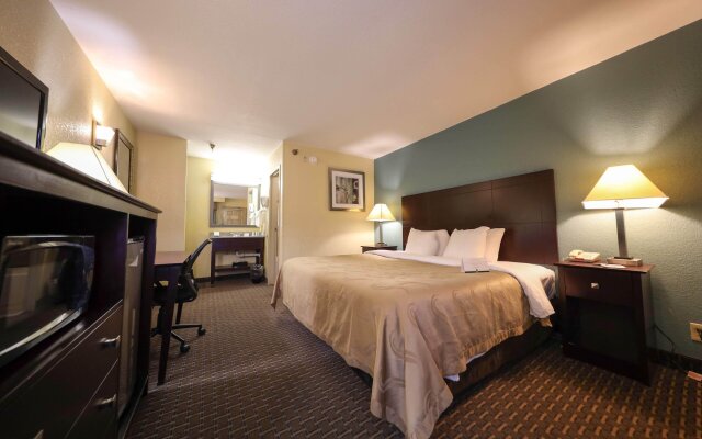 Copley Inn & Suites By OYO Akron OH