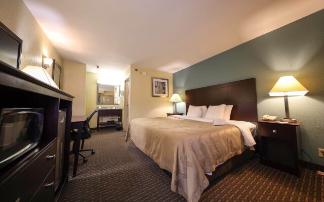 Copley Inn & Suites, Copley - Akron