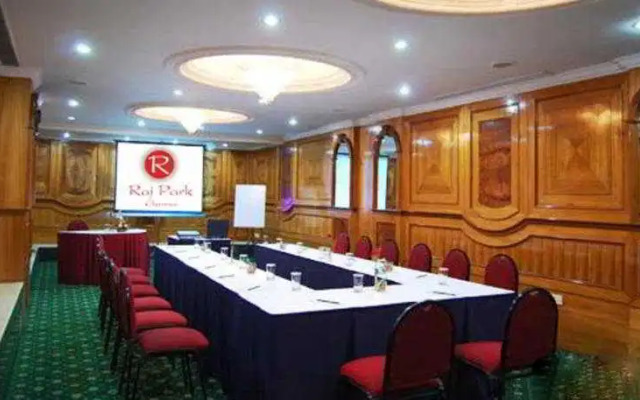 Hotel Ramada Raj Park