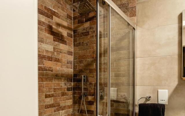 Luxurious Penthouse with Private POOL, WIFI & AC by 360 Estates