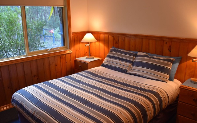 Lorne Bush House Cottages & Eco Retreats – Guest Rooms – Lorne