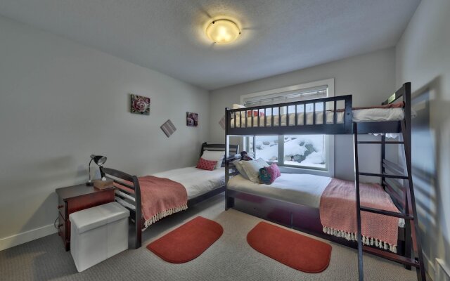 Peaks Retreat And Suite By Bear Country