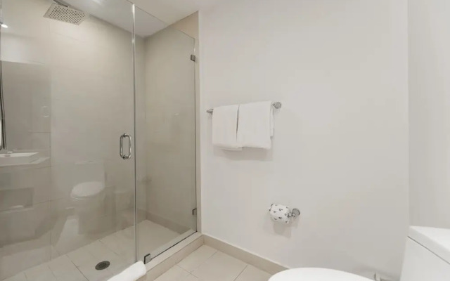 Oceanfront Luxe: Beach Condo