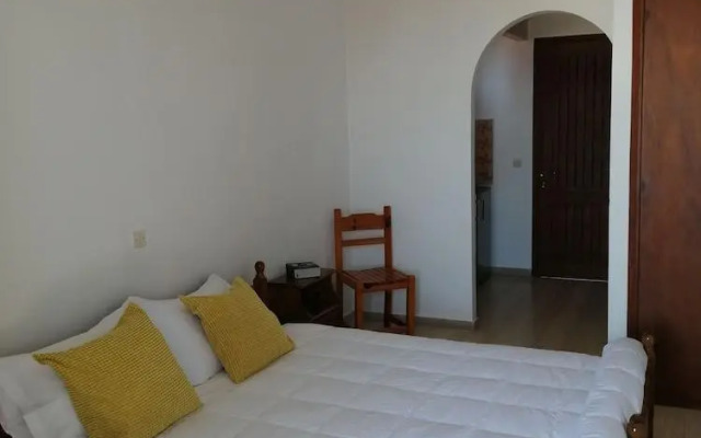 Roza Studios