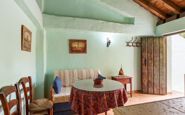 Delightful Mansion in Huétor-Tájar near Sea