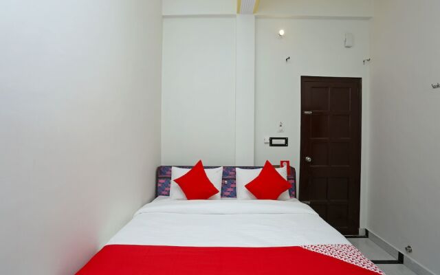OYO 17011 Hotel Kiran
