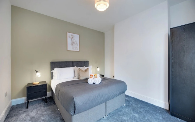 Mauve Modern 3-Bedroom Home in Newcastle