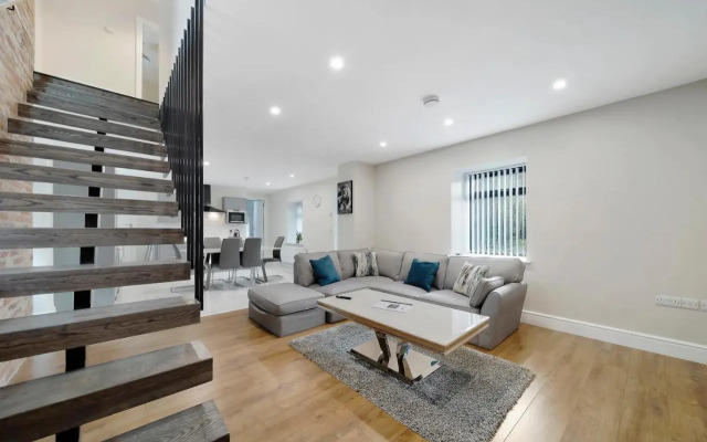 NEW Glenside Abbey sleeping 7 guests