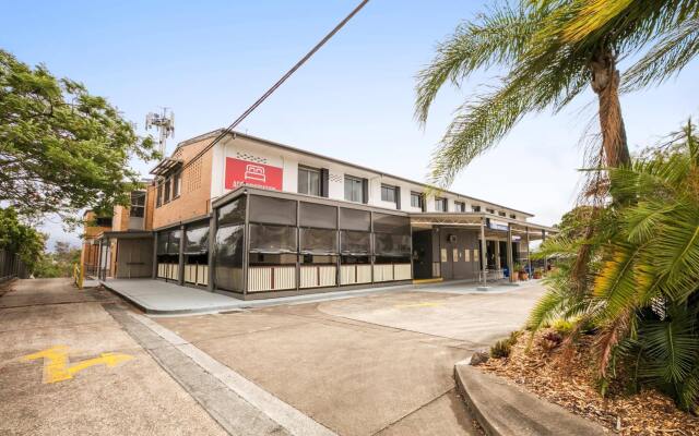 Camp Hill Hotel