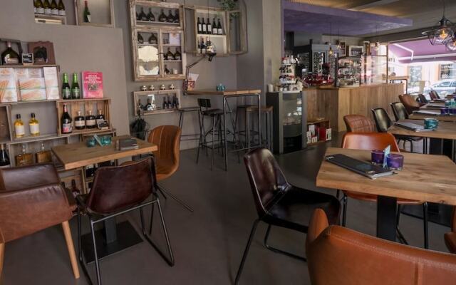 Weinbar und Hotel FahrAway