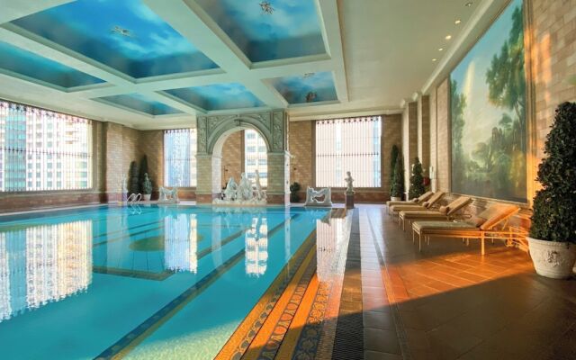 Luxurious And Strategic 4Br Da Vinci Apartment
