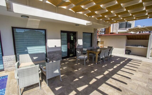 Villa South by Tatilpremium