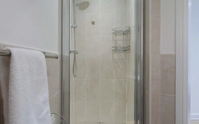 Leeds Townhouse Apartments 7 Beds in 4 Bedrooms
