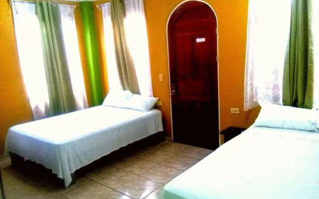 Cabinas Mansión Tropical Quepos