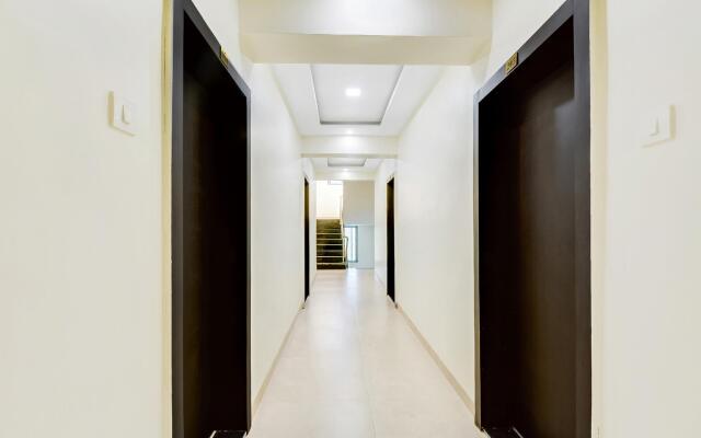 OYO Flagship 60752 V&S Hotel