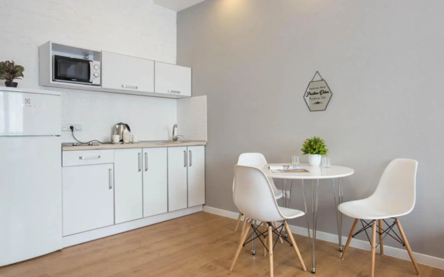 LUX studio near metro Pushkinska, Universytet - Chernyshevska str. 95-4