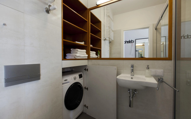 Good Time Apartments-Old Town Residence