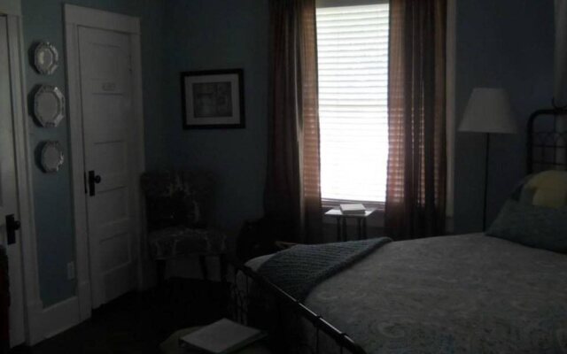Rosen House Inn - Bed And Breakfast