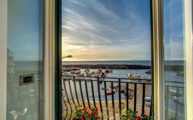 House Archimede - eyes on the sea