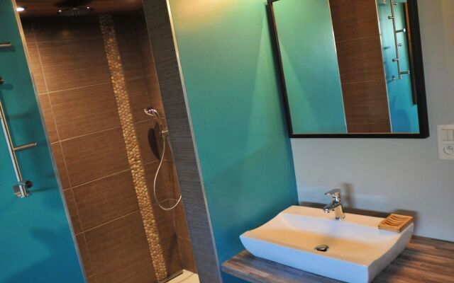 Chalet in Durbuy With Jacuzzi & Garden