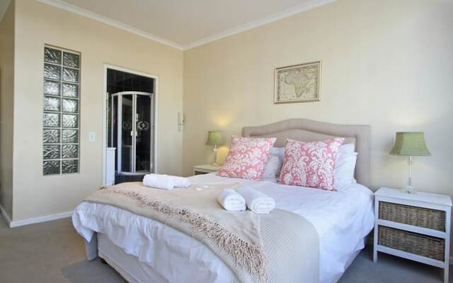Berkeley Square Apartment