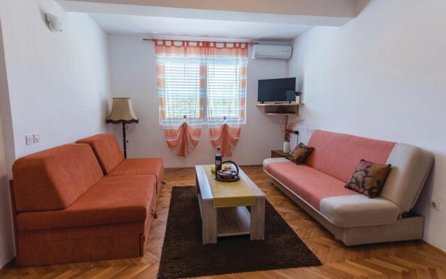 Awesome Home in Bacina With Wifi and 2 Bedrooms