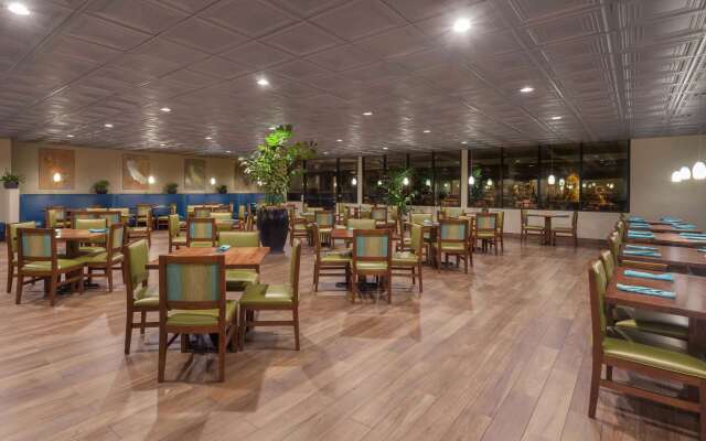 Wyndham Visalia