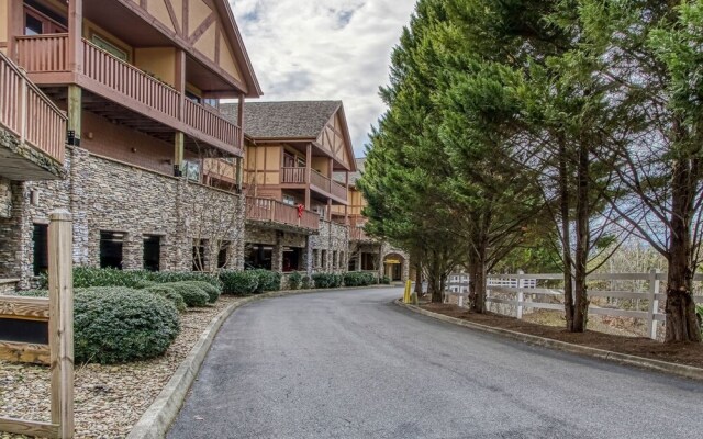 Owl See You 3205 - Close To Dollywood And Overlooking Gatlinburg Golf Course 2 Bedroom Condo by RedAwning