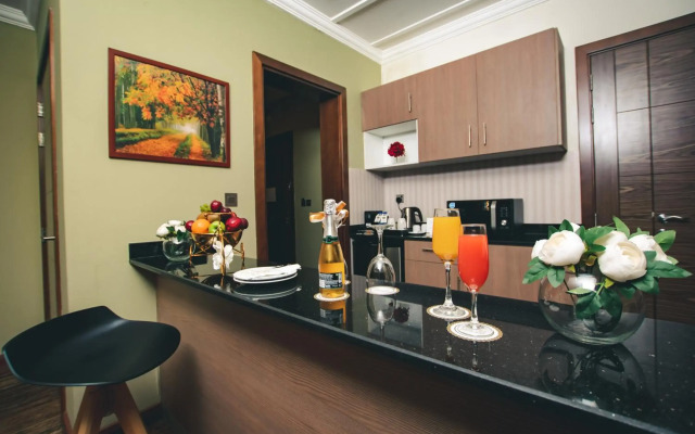 Iridium 70 Hotel