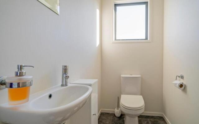 Pauanui Hangar Retreat - Pauanui Holiday Home