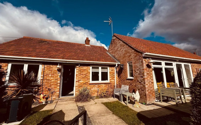 Luxury Adult-only 2-bedroom Bungalow With Hot Tub