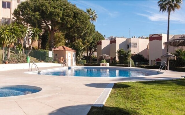 Lovely Apartment with Pool and Sea View Ref 101