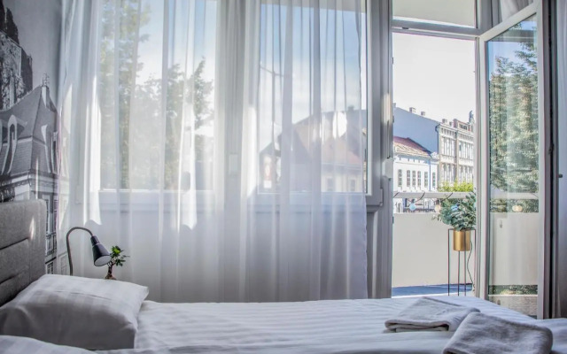 LouLou's Central Apartment with cosy balcony