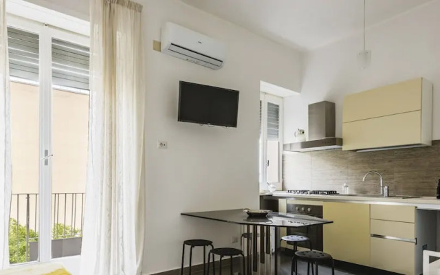 City Center Bright Flat by Wonderful Italy