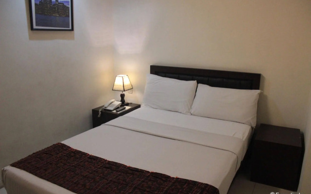 OYO 114 One Liberty Hotel