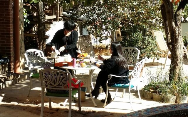 Lijiang Escape Inn