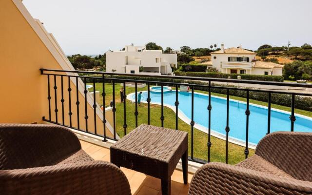 House F Sao Rafael Beach Free Wifi And Airco, Netflix Ready 300M From The Beach