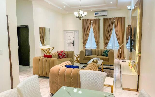 4 Bedroom Luxury Entire Apartment With Wifi