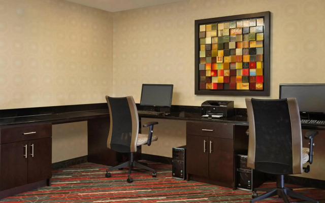 Holiday Inn Express & Suites Naples Downtown - 5th Avenue by IHG