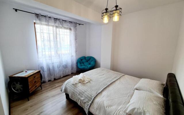 R.O.S.E. Apartment