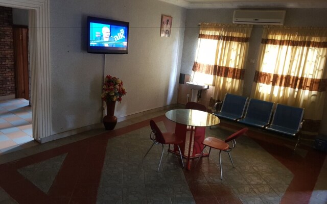D'lor Suites Hotel