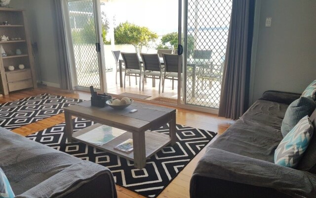 Lake Escape - Lake Macquarie